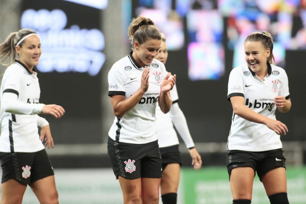 Em Dérbi, Corinthians feminino busca trigésima vitória em mata-mata; veja raio-x dos números