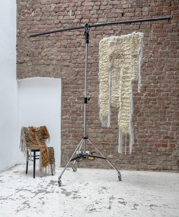 As designers Adriana Fortunatto e Catherina Fumagalli trouxeram uma proposta de alta tapeçaria feita 100% à mão com tecidos finos italianos (Foto: Divulgação)