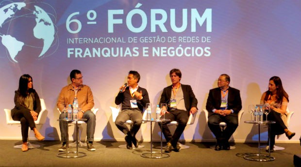 A partir da esquerda: Lyana Bittencourt, Fernando Canizzares, Jae Ho Lee, Alexandre Guerra, Alberto Oyama e Sandra Boccia (Foto: Mariana Iwakura)