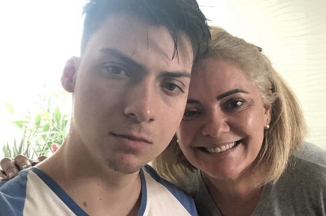 Ex-mulher de Bolsonaro está de mudança para Brasília | Bela Megale - O