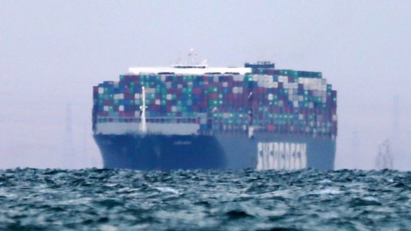 BBC Bloqueio do canal de Suez por cargueiro afetou comércio marítimo global (Foto: Getty Images via BBC)