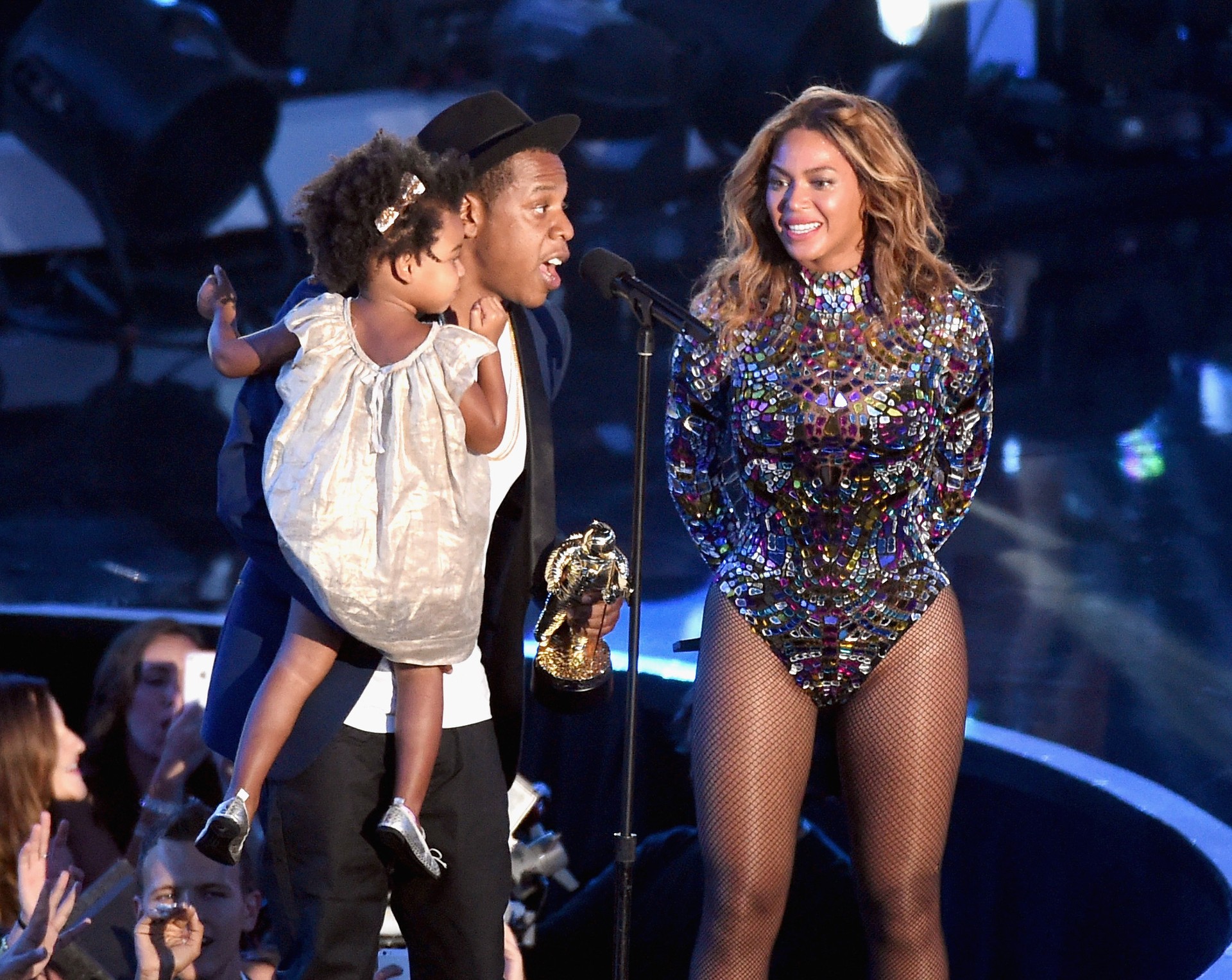 Beyoncé Relembra Polêmica Ganha Prêmio E Beija Jay Z No Palco Do Vídeo Music Awards Quem