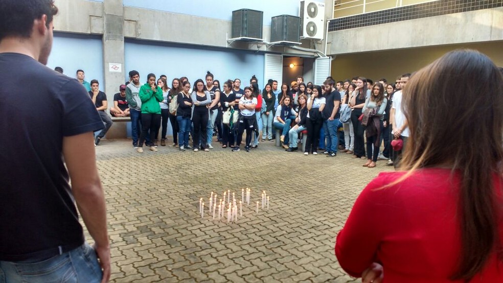 Alunos da UFSCar fizeram homenagem ao estudante morto em Votorantim (Foto: Juliana Corrêa/Arquivo pessoal)