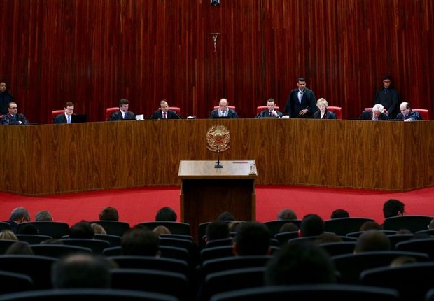 O Tribunal Superior Eleitoral (TSE) retoma o julgamento da ação em que o PSDB pede a cassação da chapa Dilma-Temer, vencedora das eleições presidenciais de 2014  (Foto: Fabio Rodrigues Pozzebom/Agência Brasil)