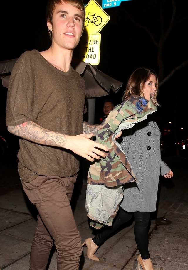 Justin Bieber e sua suposta nova namorada (Foto: AKM-GSI)