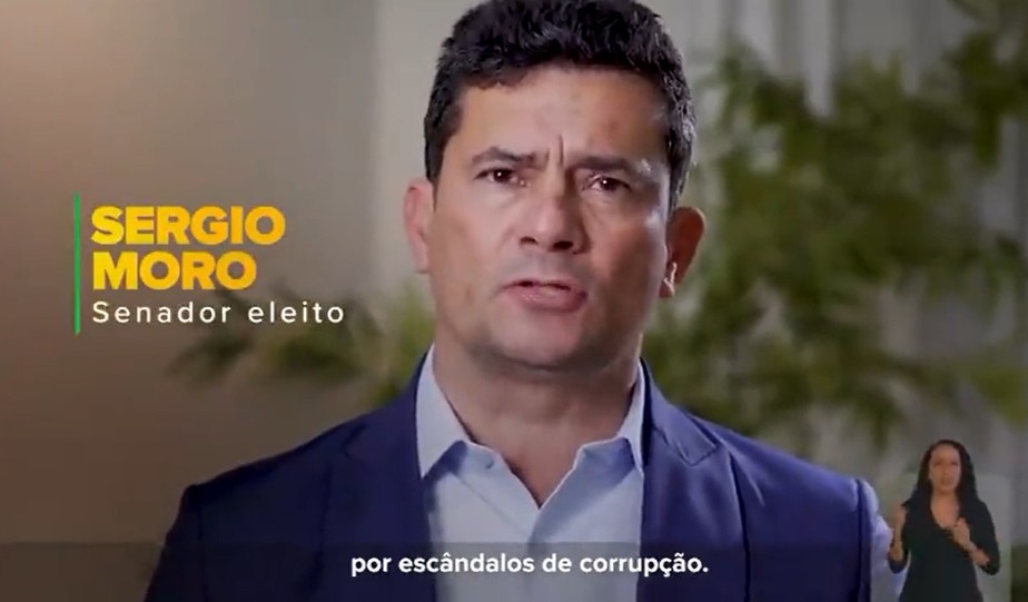 O senador eleito Sergio Moro aparece em horário eleitoral de Bolsonaro