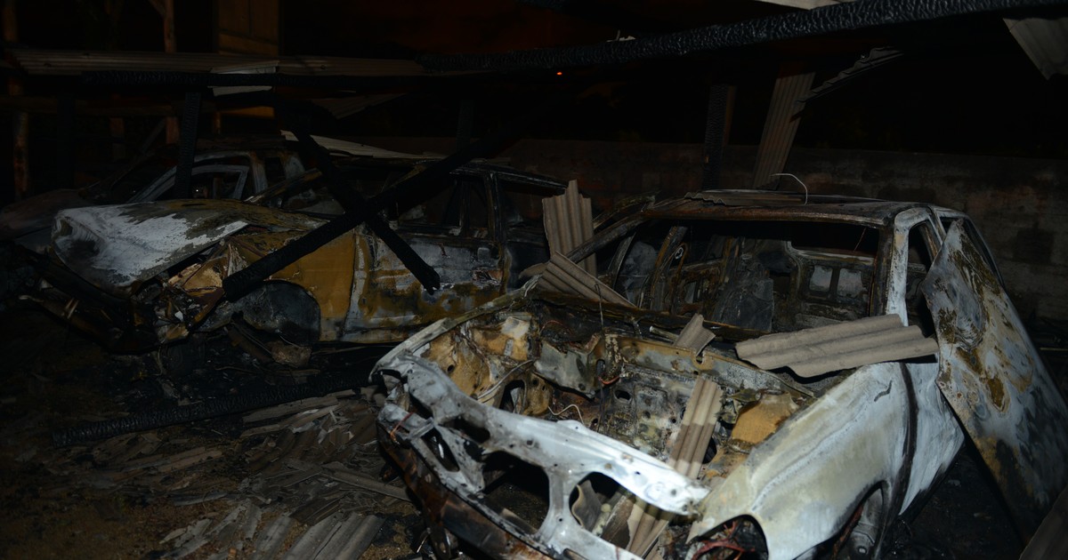 G1 - Ferro-velho é incendiado em Navegantes, no Vale do Itajaí ...