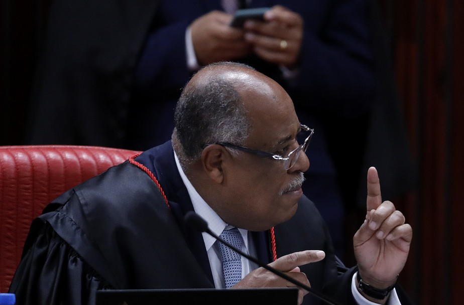 Bolsonaro no TSE: quem é Benedito Gonçalves, relator da ação que poderá  tornar ex-presidente inelegível