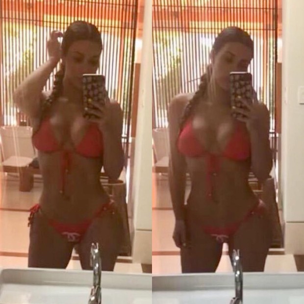 De férias, Kim Kardashian exibe curvas em biquíni Chanel (Foto: Reprodução/Instagram)