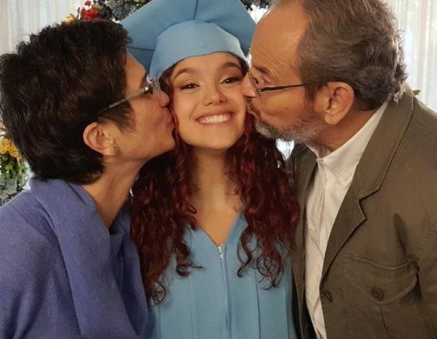 Sandra Annenberg e Ernesto Paglia celebram formatura da filha (Foto: Reprodução/Instagram)