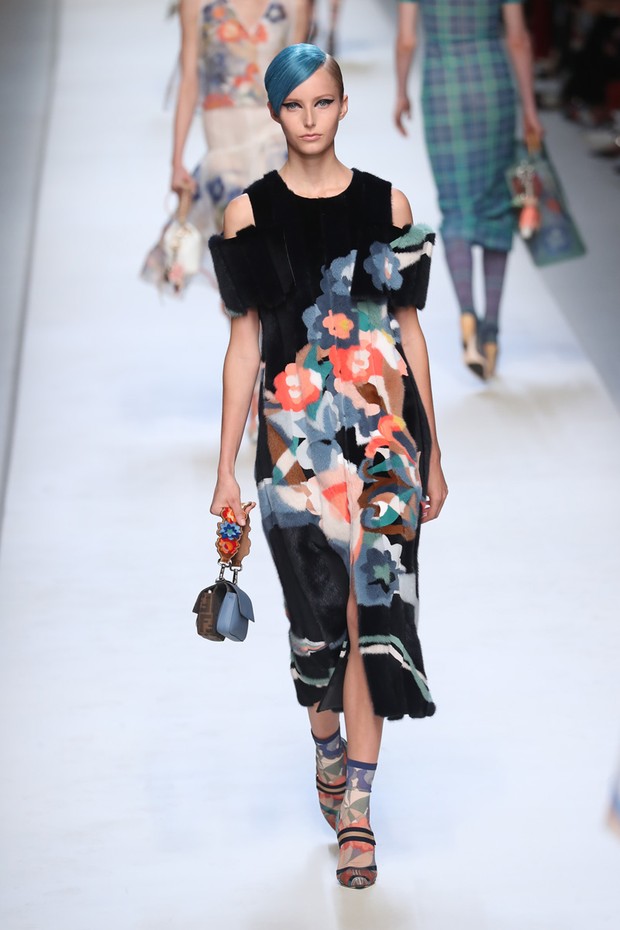 #SuzyMFW: Fendi Looks Back to Futurism - Vogue | en