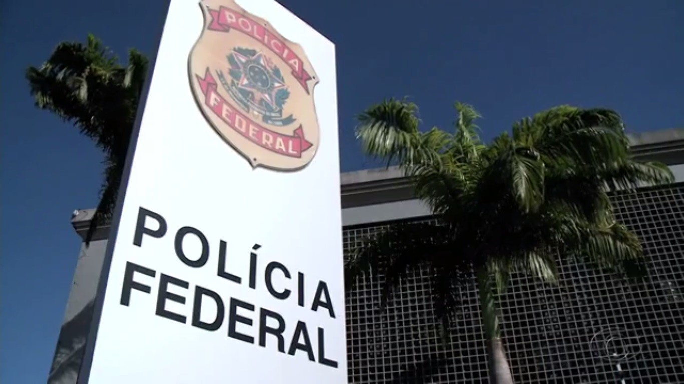 PF prende uma pessoa em Maceió em operação que investiga lavagem de dinheiro do tráfico no Ceará