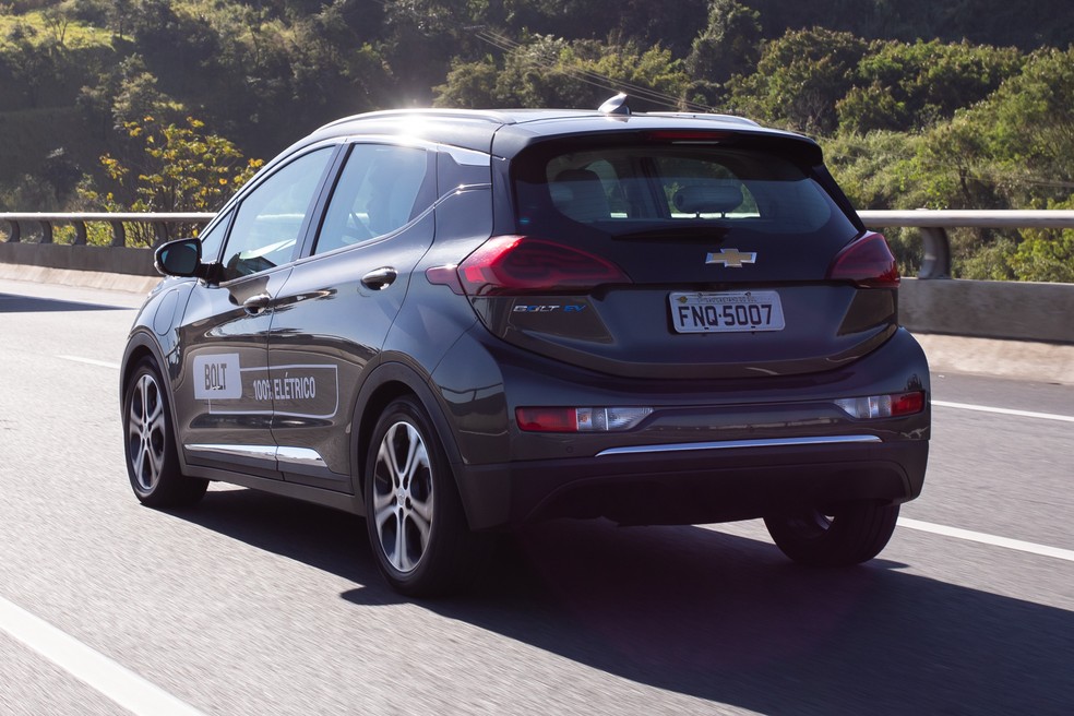 Chevrolet Bolt tem 203 cv e 37,9 kgfm — Foto: Celso Tavares/G1