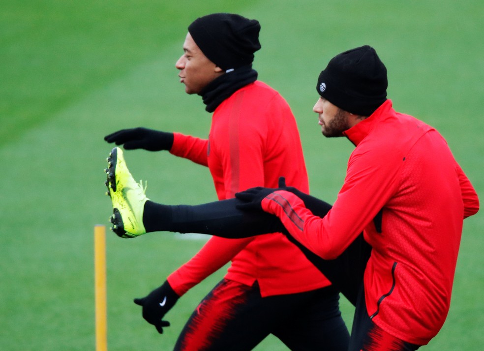 Neymar e Mbappé reforçam o PSG contra o Liverpool em decisão pela Liga dos Campeões — Foto: Reuters