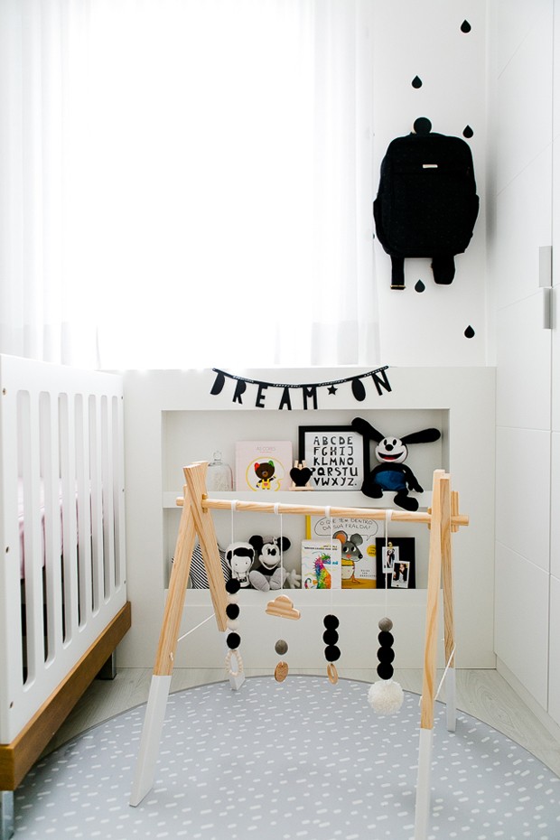 Décor do dia: preto e branco no quarto de bebê (Foto: Divulgação)