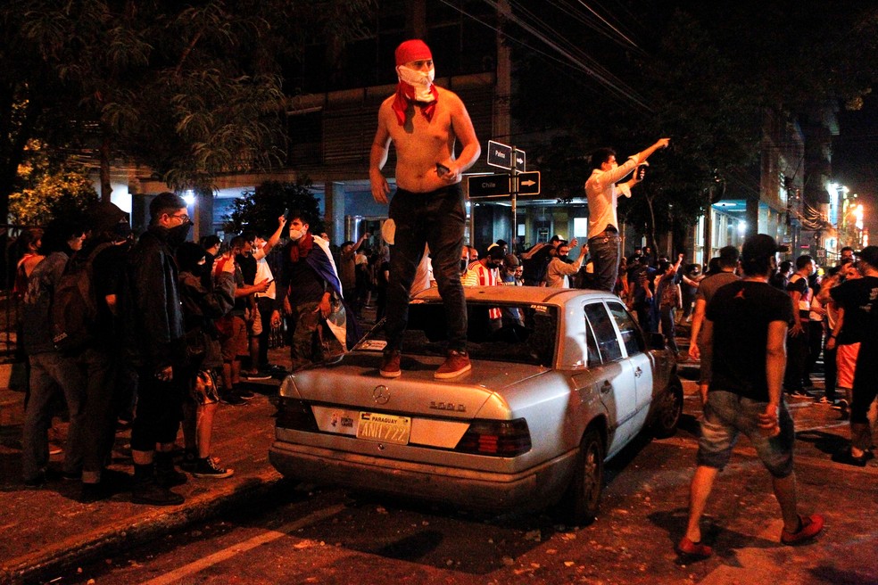 Imagem do protesto em Assunção, em 5 de março de 2021 — Foto: Cesar Olmedo/Reuters