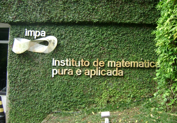 Entrada do Instituto de Matemática Pura e Aplicada (Foto: Wikimedia Commons)