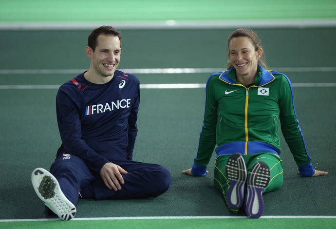 Fabiana Murer com Renaud Lavillenie no Mundial Indoor de Portland (Foto: Getty Images)