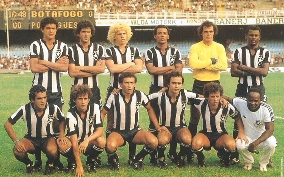 Edson Ferreira (primeiro agachado) começou no Botafogo — Foto: Arquivo Pessoal/Edson Ferreira