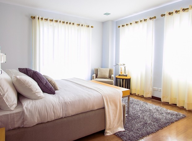 As cortinas devem ser limpas frequentemente com aspirador e lavadas duas vezes ao ano (Foto: Pixabay /CreativeCommons)
