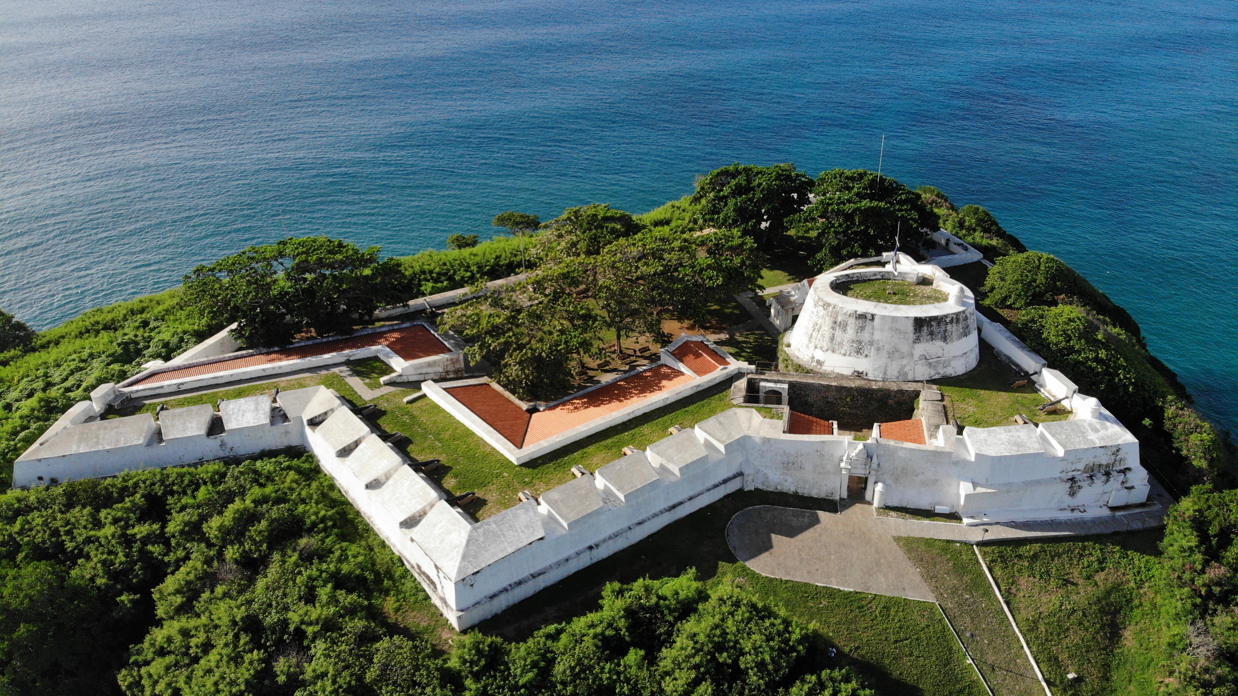 Forte dos Remédios, em Fernando de Noronha, suspende visitação por dez dias 