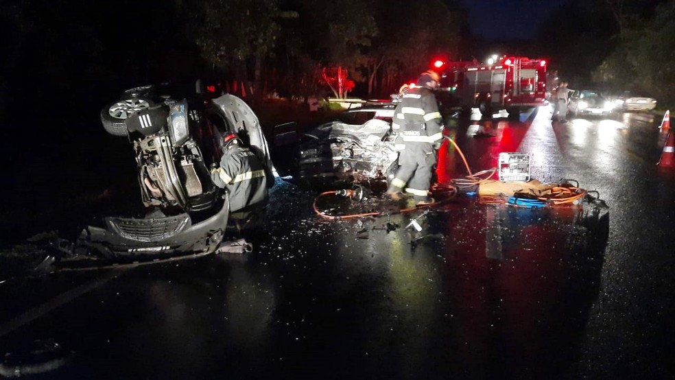 Uma pessoa morreu e outras três ficaram feridas em Junqueirópolis (SP) — Foto: Carlos Volpi/TV Fronteira