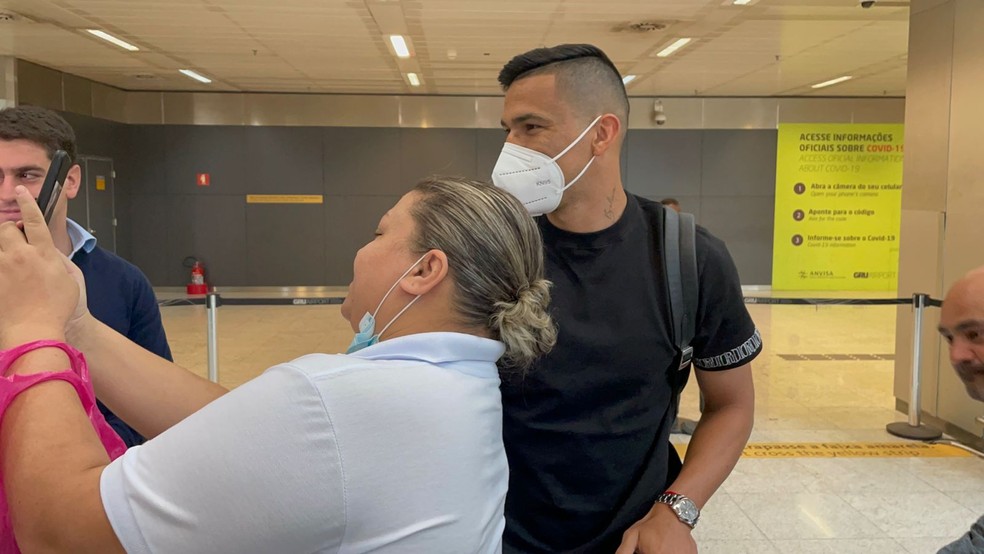 Balbuena chega a So Paulo para assinar com o Corinthians  Foto: Marcelo Braga