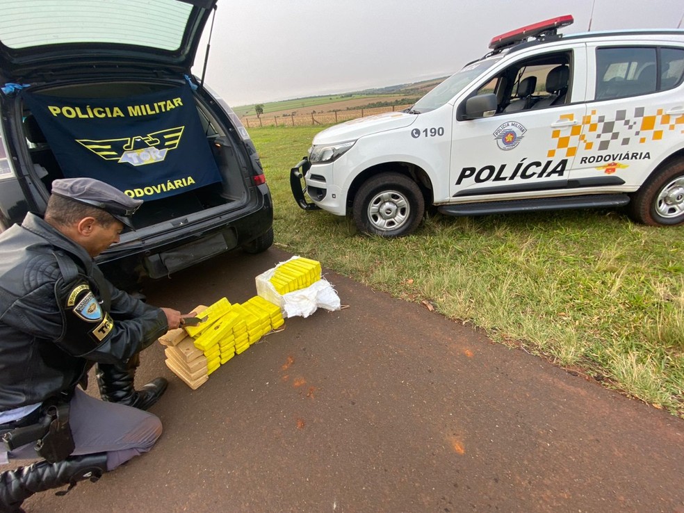 Polícia Rodoviária prendeu mais de 450 quilos de maconha durante a Operação Sufoco, em Rancharia (SP) — Foto: Cedida