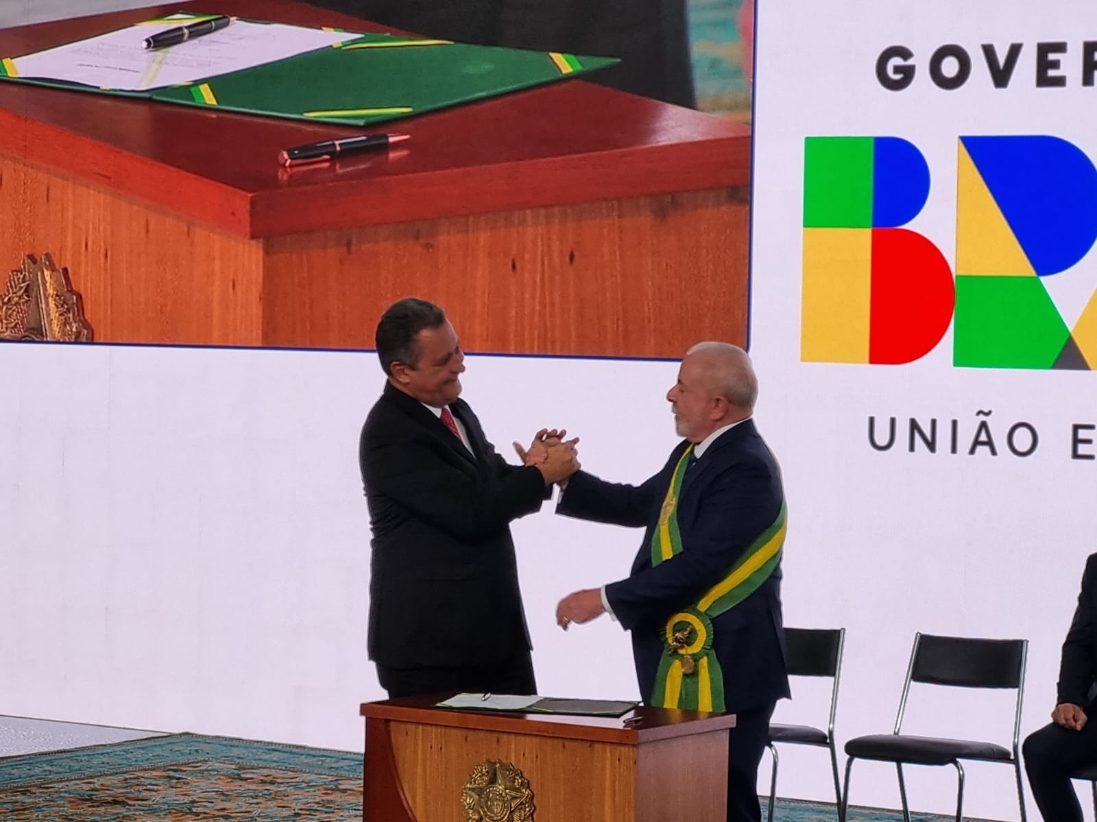 Lula dá posse a Rui Costa, Margareth Menezes e outros 35 ministros após receber faixa presidencial 