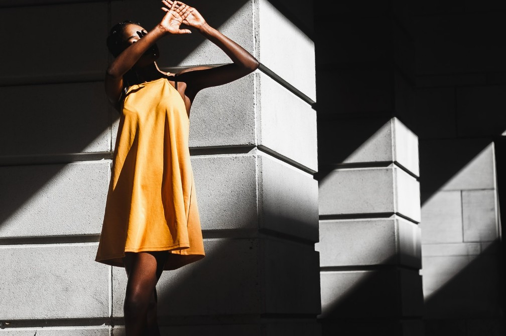 Aposte no amarelo-ouro ou dourado se o seu Ano Pessoal for 9 em 2022 — Foto: Reprodução/Unsplash