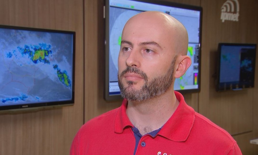 Segundo o meteorologista Thiago Ferreira, do IMPet de Bauru, situação pode ser considerada comum para esta época do ano — Foto: TV TEM/Reprodução
