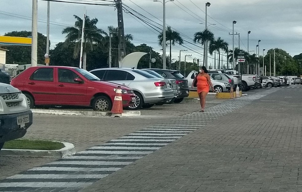 Prefeitura de Natal obriga uso de máscaras em locais públicos — Foto: Igor Jácome/G1