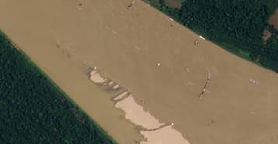 Imagens de satélite do Greenpeace indicariam presença de balsas de garimpo na região do Rio Madeira
