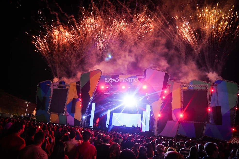 Expocrato 2018 tem show de luzes e cores com fogos de artifício sem barulho. (Foto: Divulgação/ Festival Expocrato 2018)