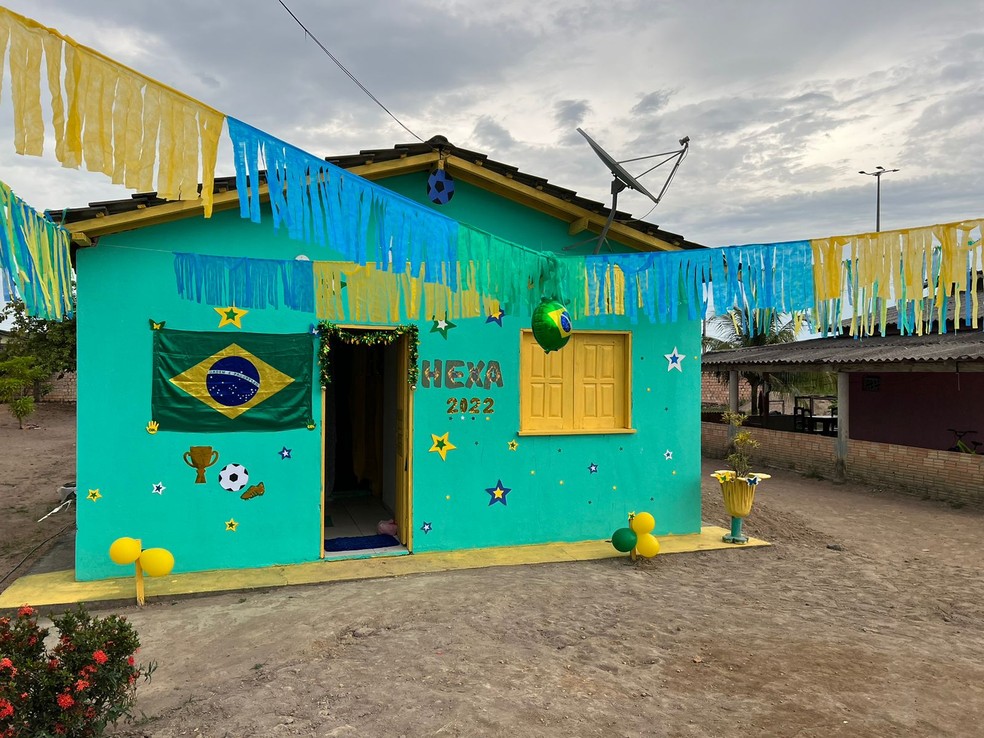 Casa de Veronica enfeitada para a Copa do Mundo 2022 — Foto: Caíque Rodrigues/g1 RR