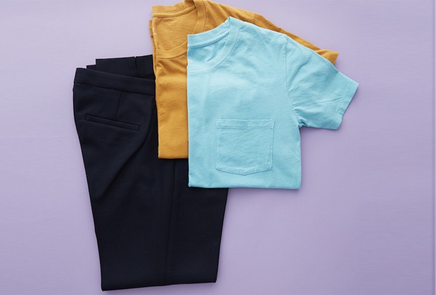 Separe duas blusas para cada calça (Foto: Karl Juengel/Reprodução Marie Claire US)