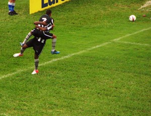 Jogadores do Botafogo comemoram gol contra o Gama (Foto: Filipe Rodrigues/ Globoesporte.com)