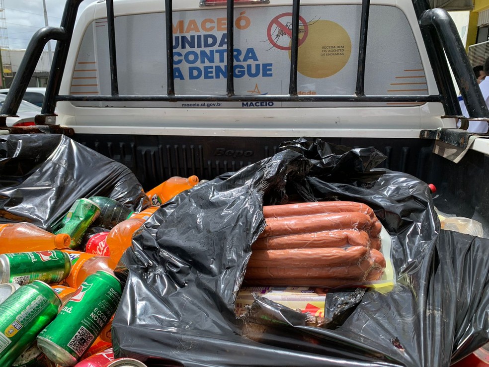 Vigilância de Maceió apreende 450kg de produtos fora de validade no final de semana — Foto: Ascom/ Visa Maceió