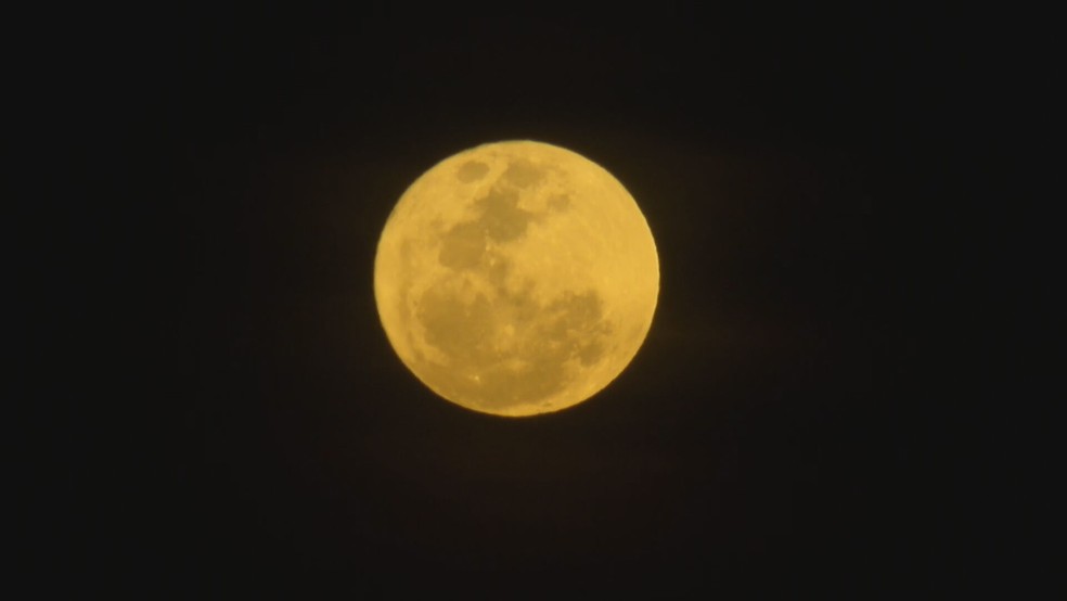 'Superlua dos cervos' no céu de Brasília — Foto: TV Globo/Reprodução