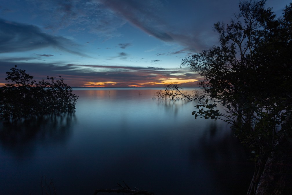 O pôr do sol no Rio Tapajós, visto da comunidade Jamaraquá — Foto: Marcelo Brandt/G1
