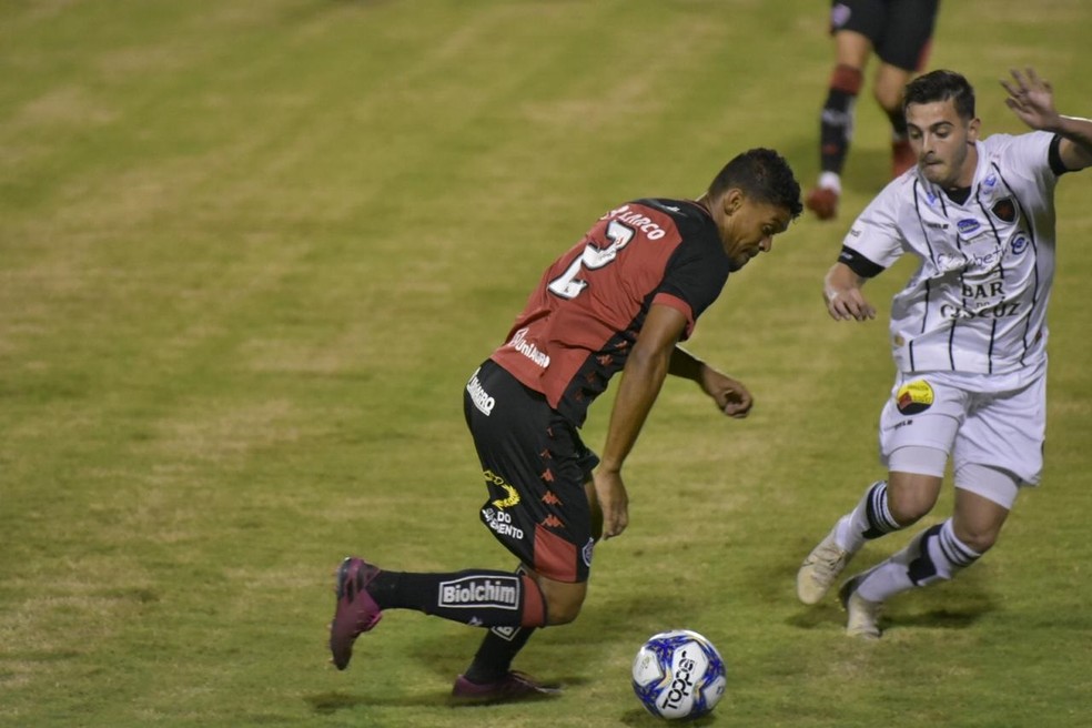 Ap�s empate com o Vit�ria o Botafogo-PB avan�ou na Copa do Nordeste e vai seguir na Bahia pelo menos at� o fim de semana � Foto: Pietro Carpi / E.C. Vit�ria