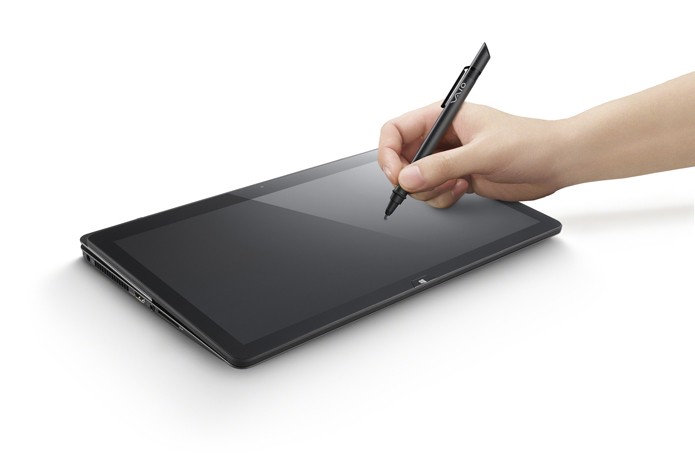 Novo Vaio Z pode ser usado como mesa digitalizadora em modo tablet (Foto: Divulgação/VAIO)