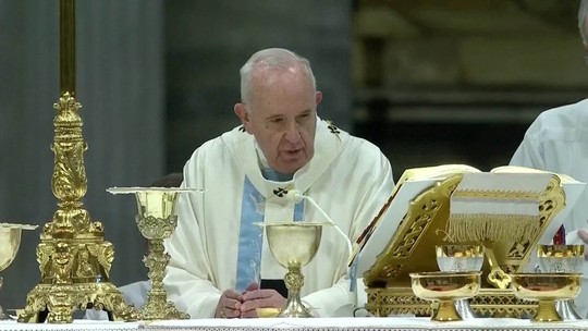 Pela 1ª vez, Papa nomeia mulher para Secretaria de Estado do Vaticano