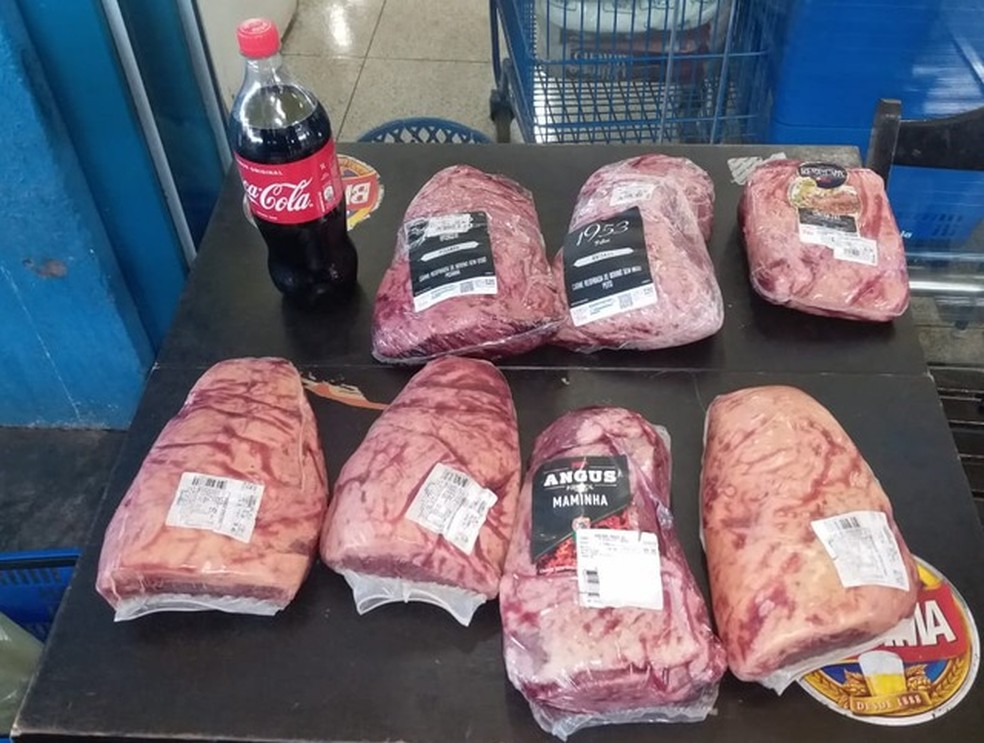Algumas das peças de picanha furtadas por casal em mercados de MS — Foto: Polícia Civil/Divulgação