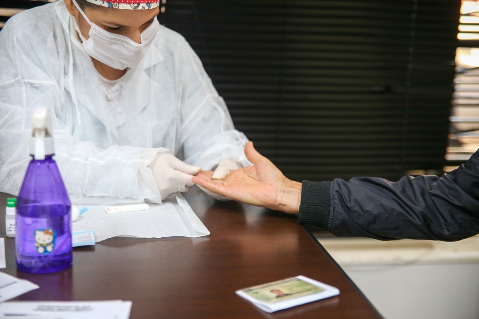 Foram realizados foram realizados 194 testes em profissionais da saúde.  — Foto: Vitor Orsola/Uai Foto/Estadão Conteúdo