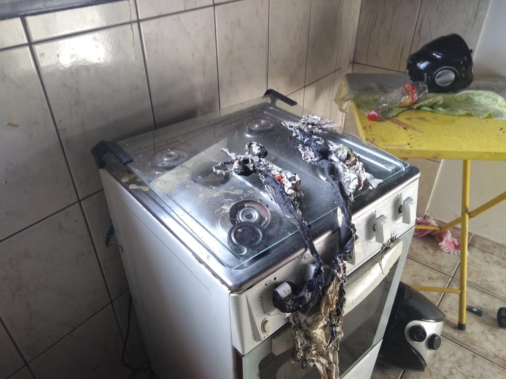 Botijão de gás explodiu na manhã desta sexta-feira, em Maringá — Foto: Corpo de Bombeiros/Divulgação