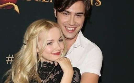 photo Dove Cameron E O Namorado ex namorado acusa atriz da disney de