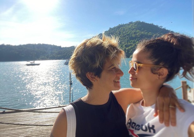 Nanda Costa e Lan Lanh protagonizam cliques românticos  (Foto: Reprodução/Instagram)