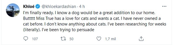 Um dos tuítes de Khloé Kardashian relatando seu conflito com a filha sobre a adoção de um pet (Foto: Twitter)
