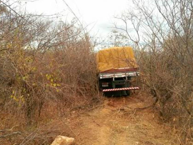 Motorista do caminhão não foi encontrado (Foto: Fabiano Neves/Site Destaque Bahia)